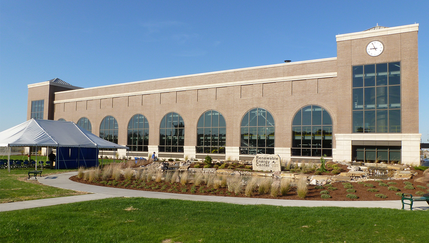 EASTERN ILLINOIS UNIVERSITY RENEWABLE ENERGY CENTER