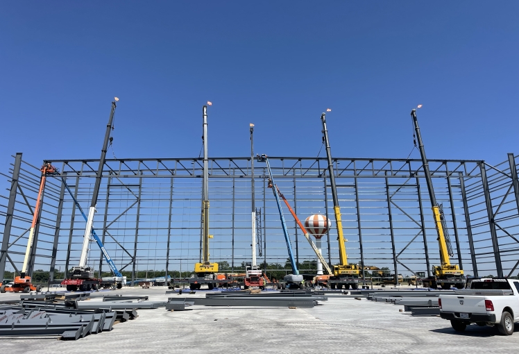 SNC Hangar Truss Lift